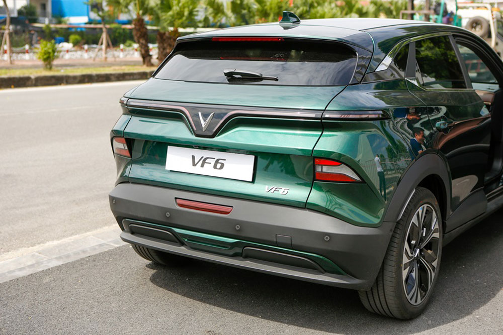 phan duoi vinfast vf 6