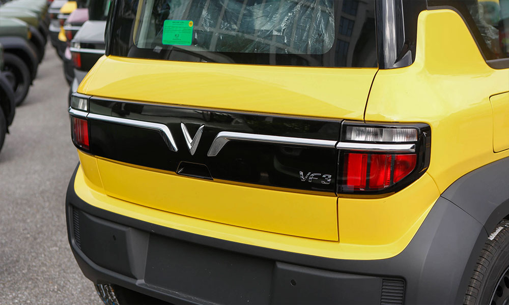 phan duoi xe vinfast vf3
